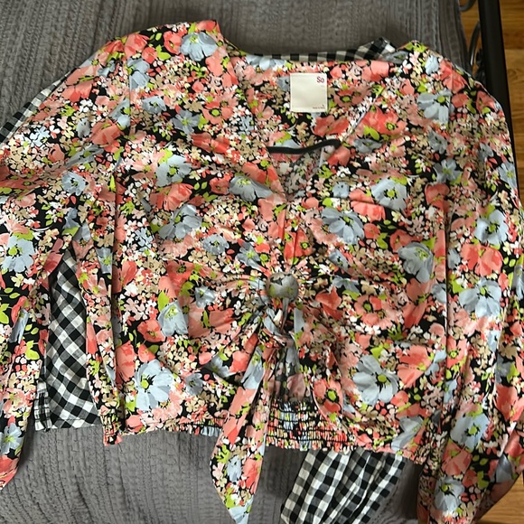 cute shirts two different styles - Picture 1 of 2